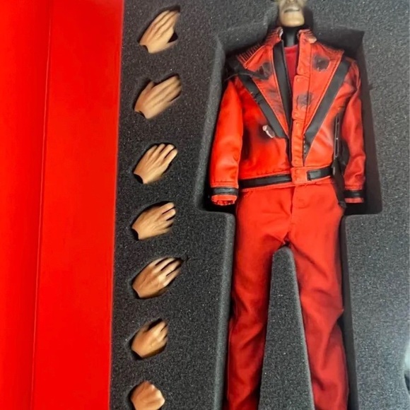 MICHAEL JACKSON Thriller 1/6 Action Figure - Picture 6 of 15